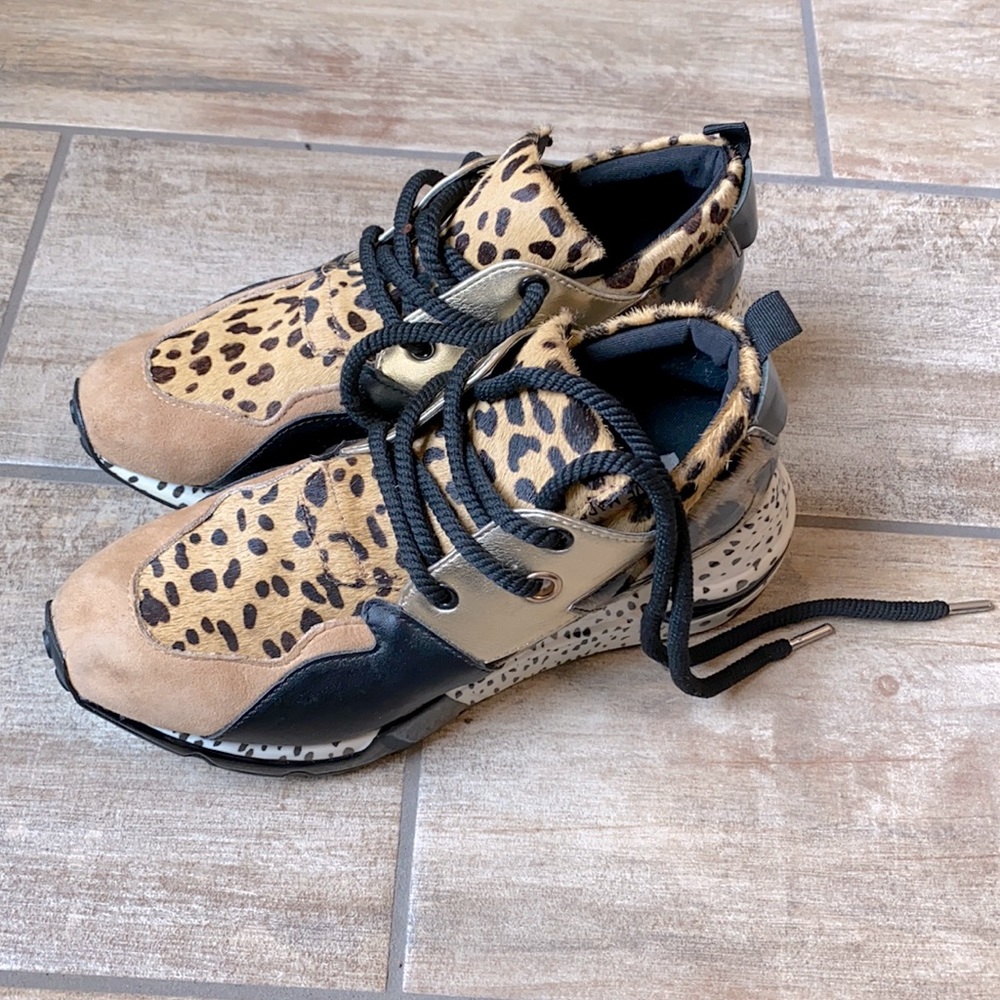 Steven Madden Sz 7.5 Fashion Active Sneakers Leather Suede Mohair Animal Print